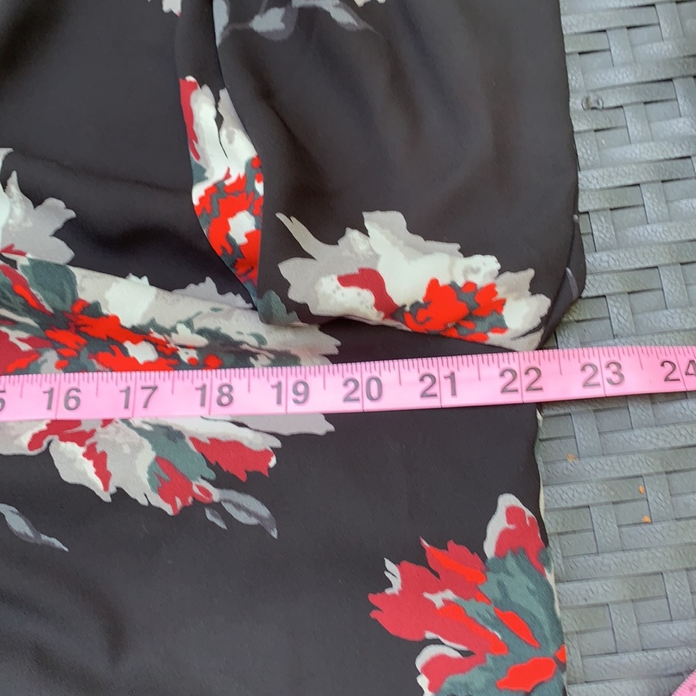 Chelsea and Theodore black & red L/S top sz L - Picture 6 of 6